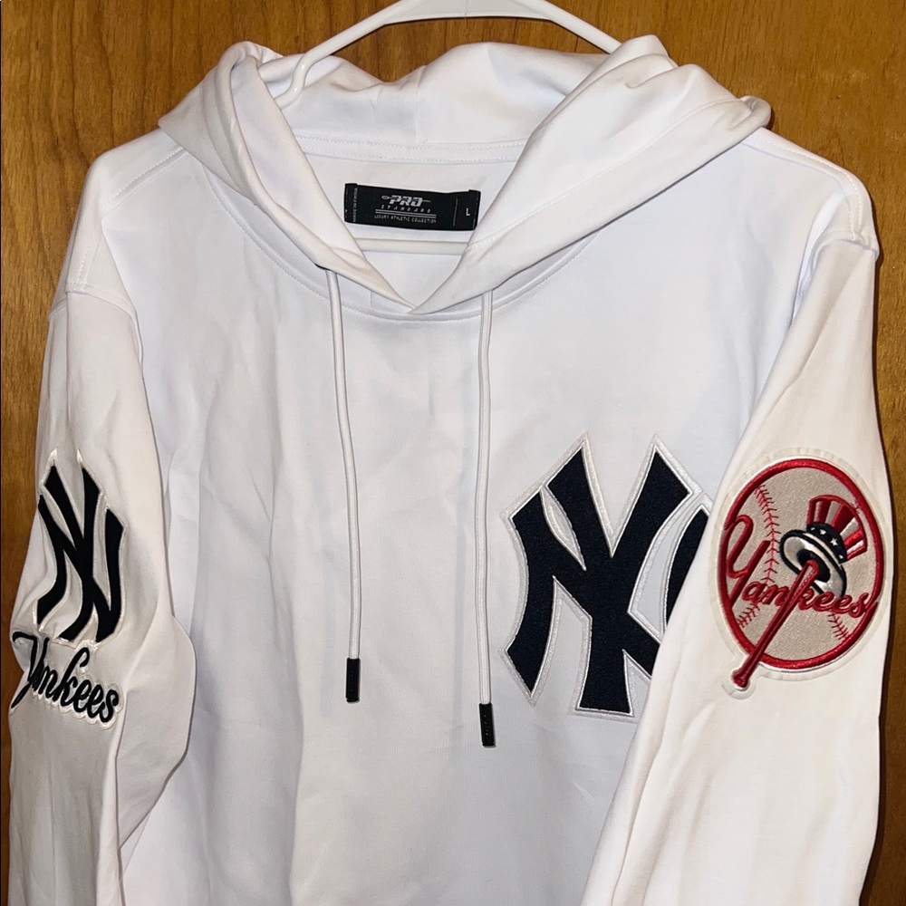 Yankees White Hoodie Sweater